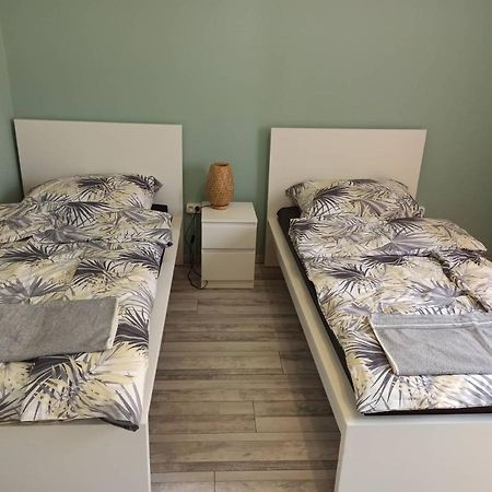 Aron Apartman 페치 외부 사진