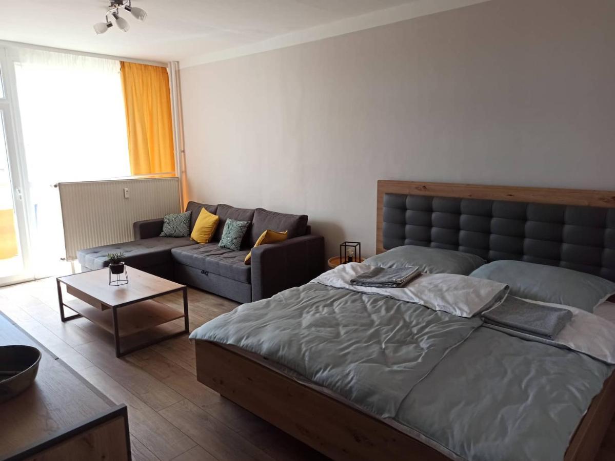 Aron Apartman 페치 외부 사진