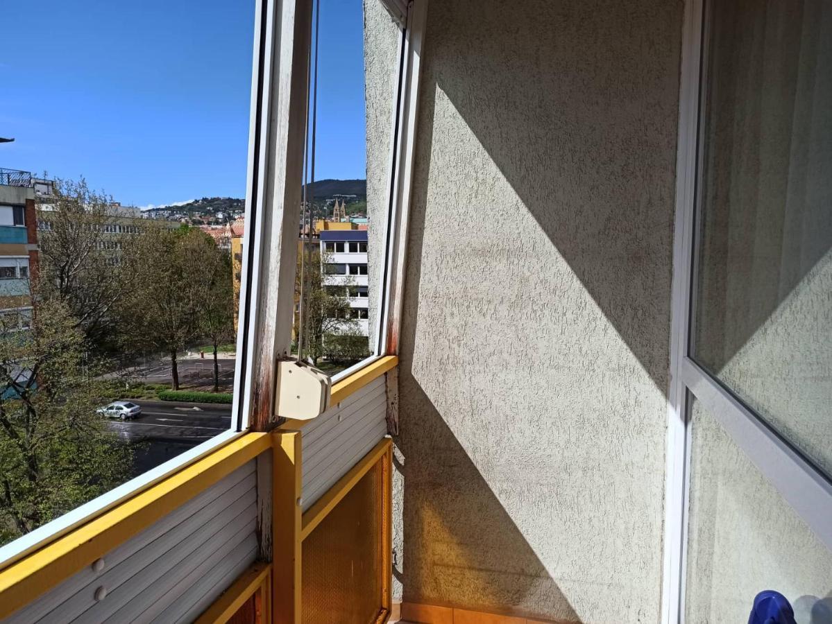 Aron Apartman 페치 외부 사진