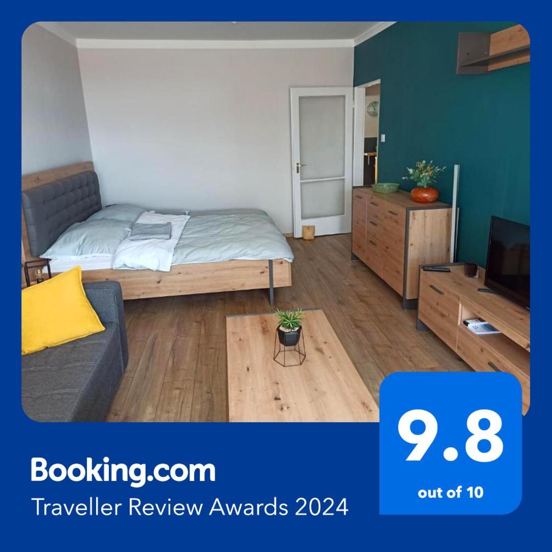 Aron Apartman 페치 외부 사진